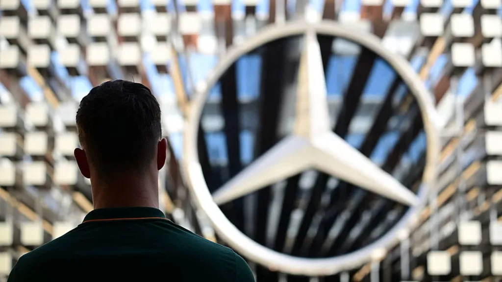 Mercedes-Benz posts 57% profit fall; €1bn tariff hit