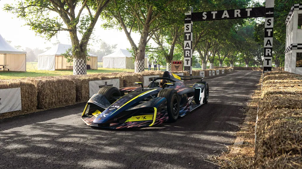 Cupra unveils hybrid racer and Gen4 Formula E car at Goodwood