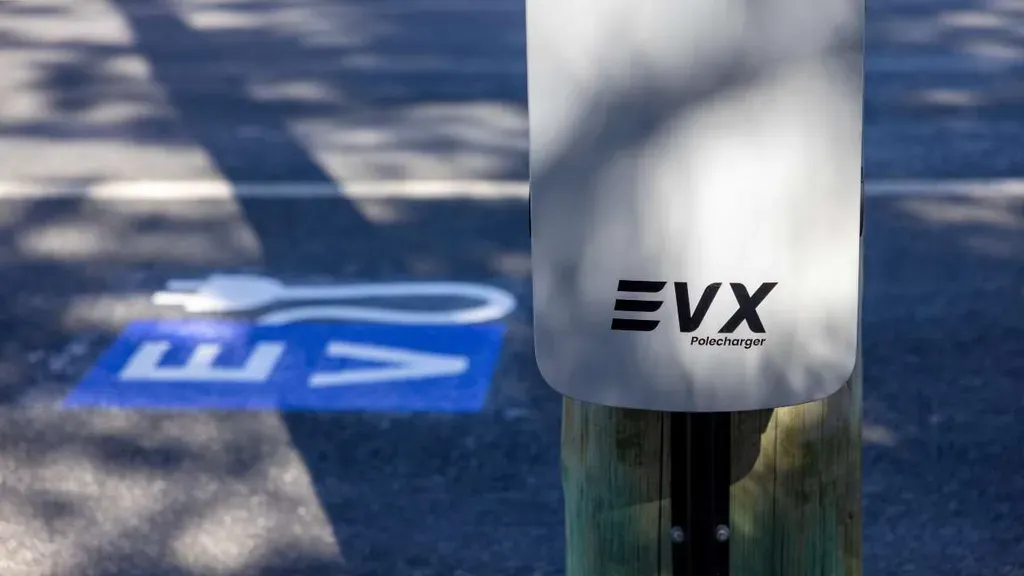 Chargefox integrates EVX kerbside chargers