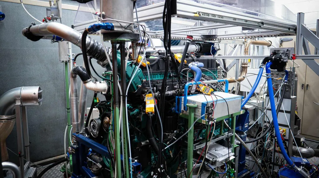 Mahle converts 13-litre heavy-duty engine to hydrogen