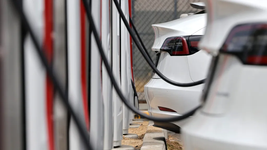 US used EV prices rise despite record supply