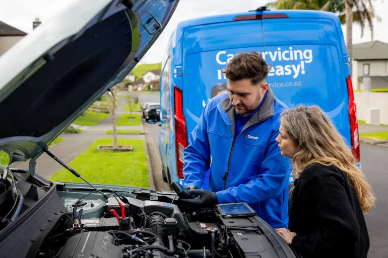 Yoogo Fleet adds mobile servicing through Turners partnership