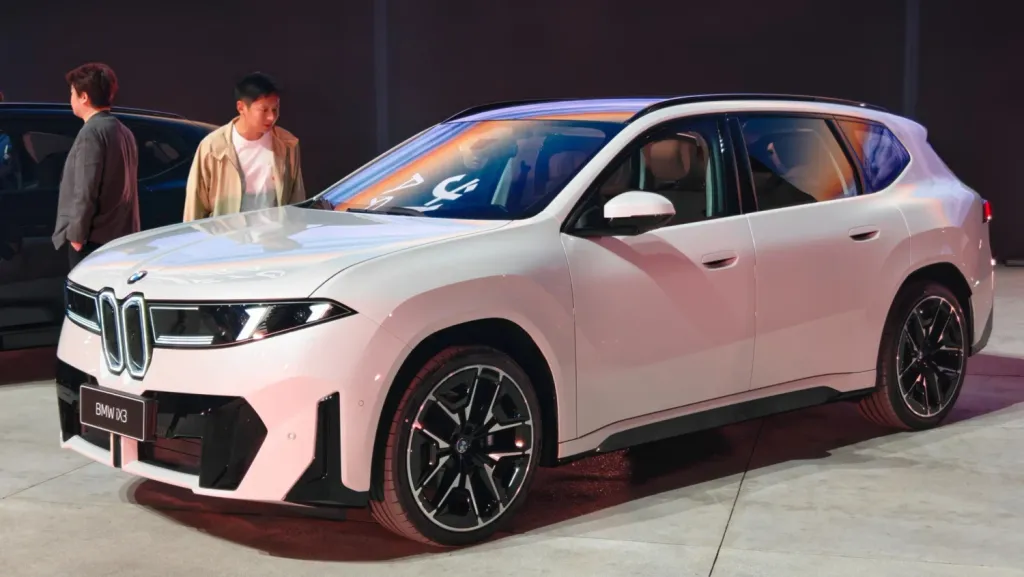 BMW iX3 long-wheelbase EV targets 919km range in China