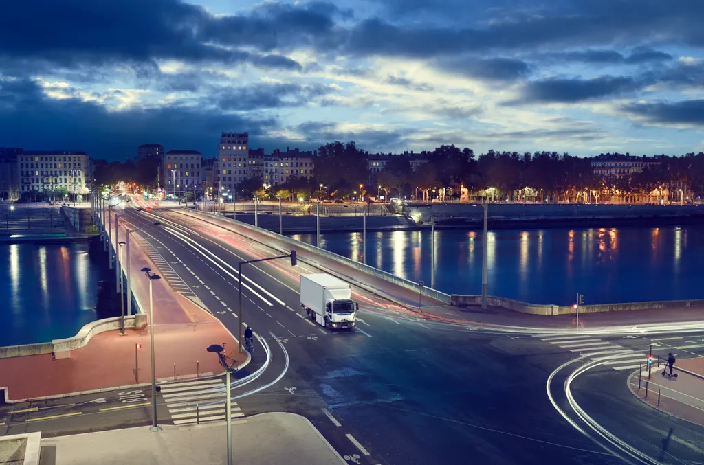 Renault Trucks to Present Decarbonisation Solutions at Solutrans 2025