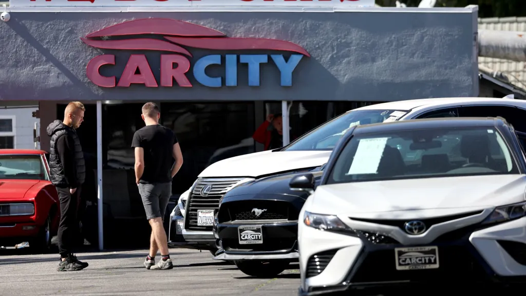 US used-car prices fall in Q3 as demand for fuel-efficient vehicles grows