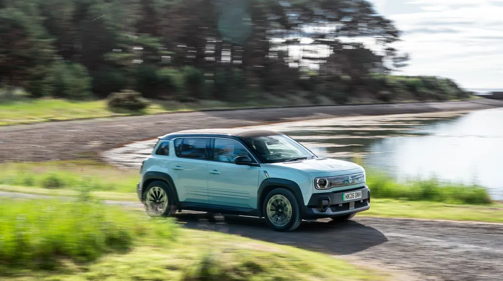 Renault 4 E-Tech Completes 1,000-Mile Solar Journey