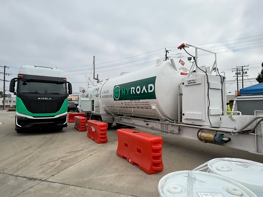 Hyroad opens mobile hydrogen refuelling station for trucks in California