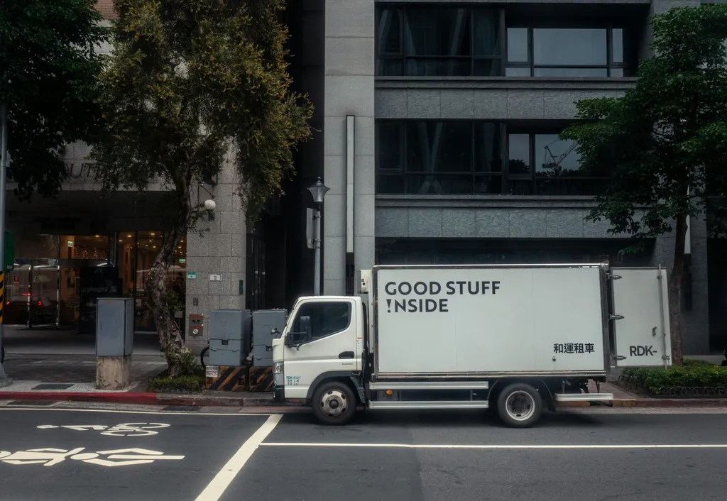 Delivery Truck Tracking and Customer Retention