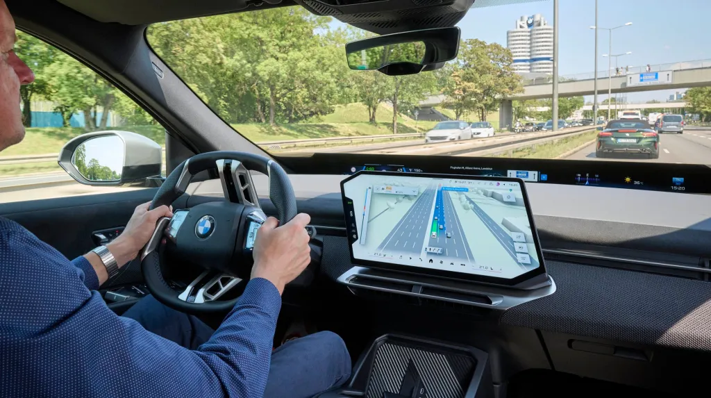 BMW integrates 3D maps with driver assistance in Operating System X
