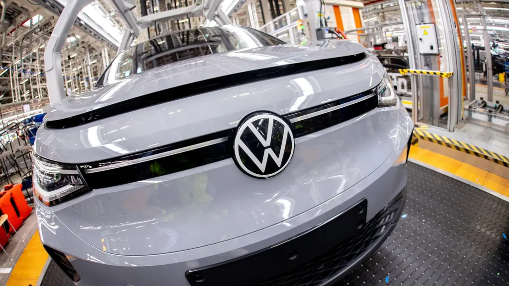 Volkswagen Q1 operating profit down 14%