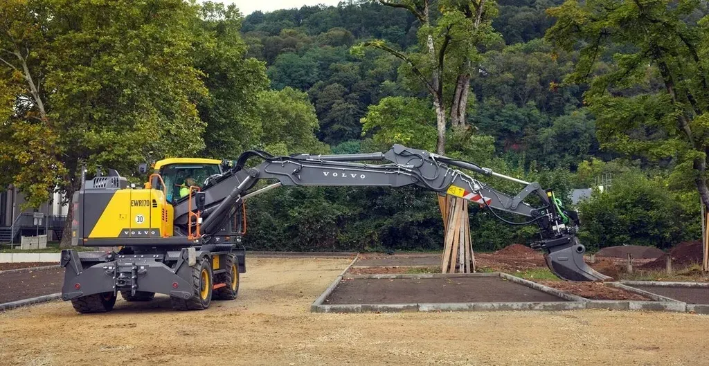 Volvo Launches New Generation EWR150 and EWR170 Excavators