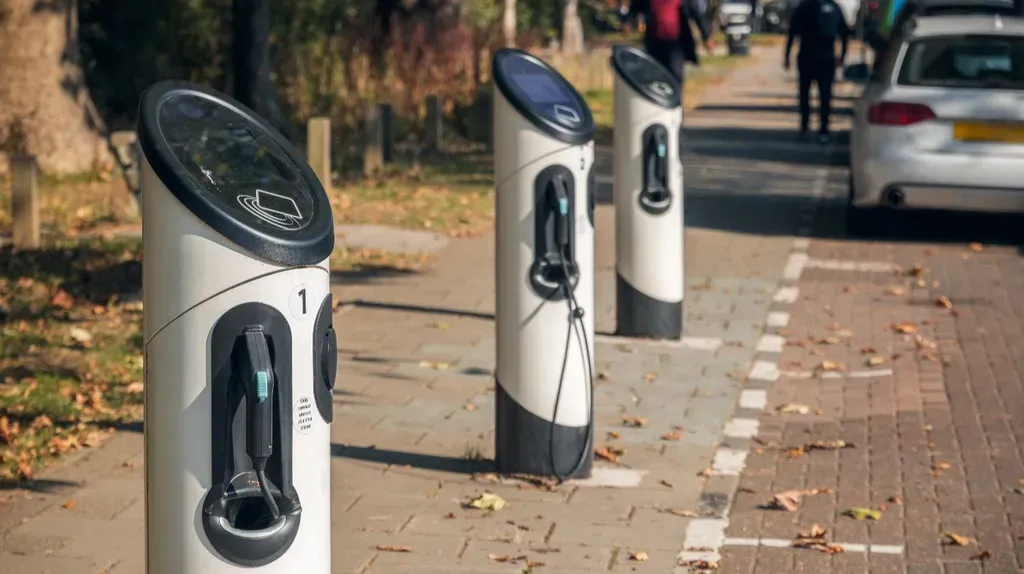 UK EV chargepoint network grew 19.5% in 2025, Zapmap data shows