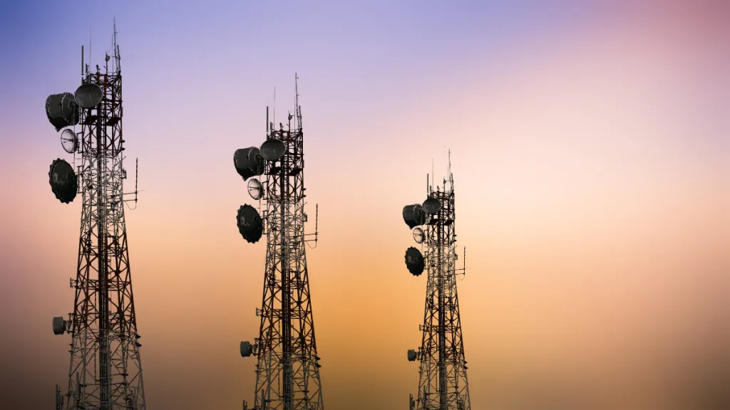 Italian carriers move to exit Inwit tower contracts