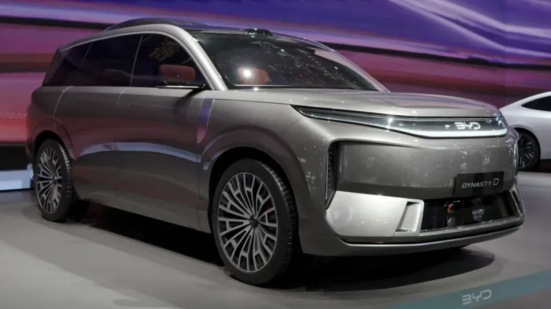 BYD Dynasty-D SUV spotted with rear-wheel steering